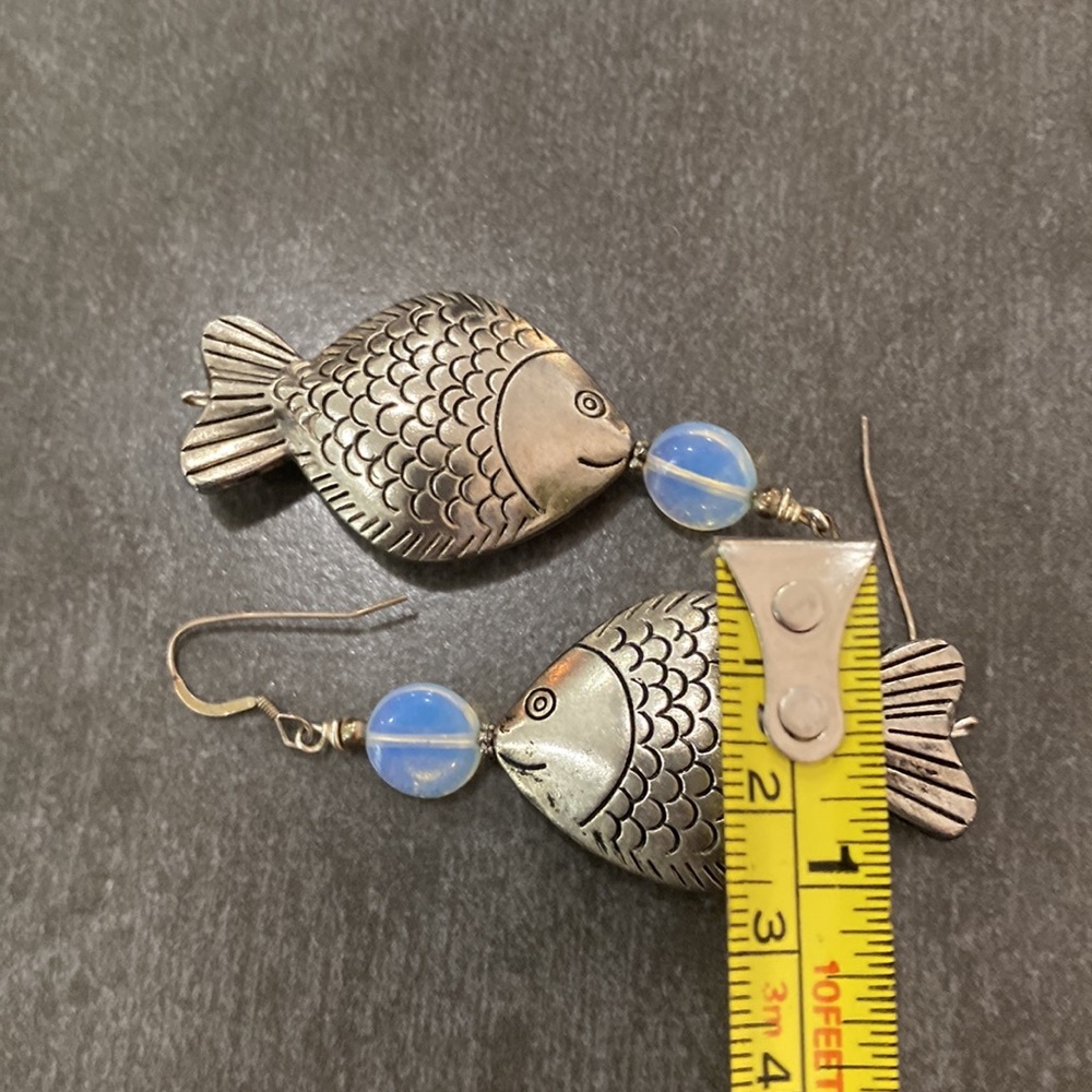 SLIVER FISH 🐠 EARRINGS - Picture 5 of 5